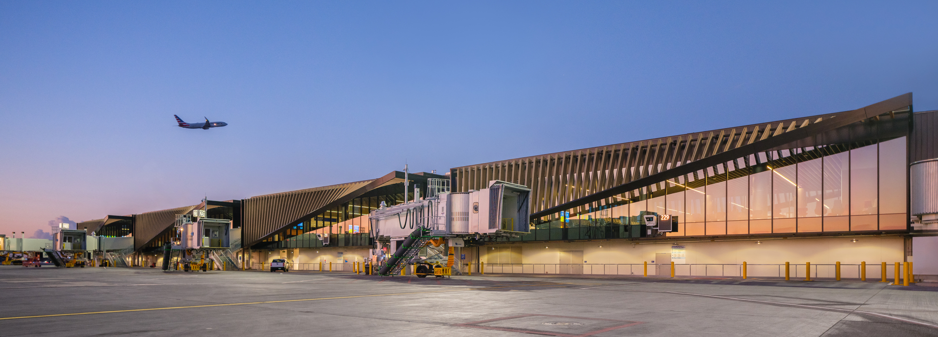 LAX South Concourse Brise Soleil 1
