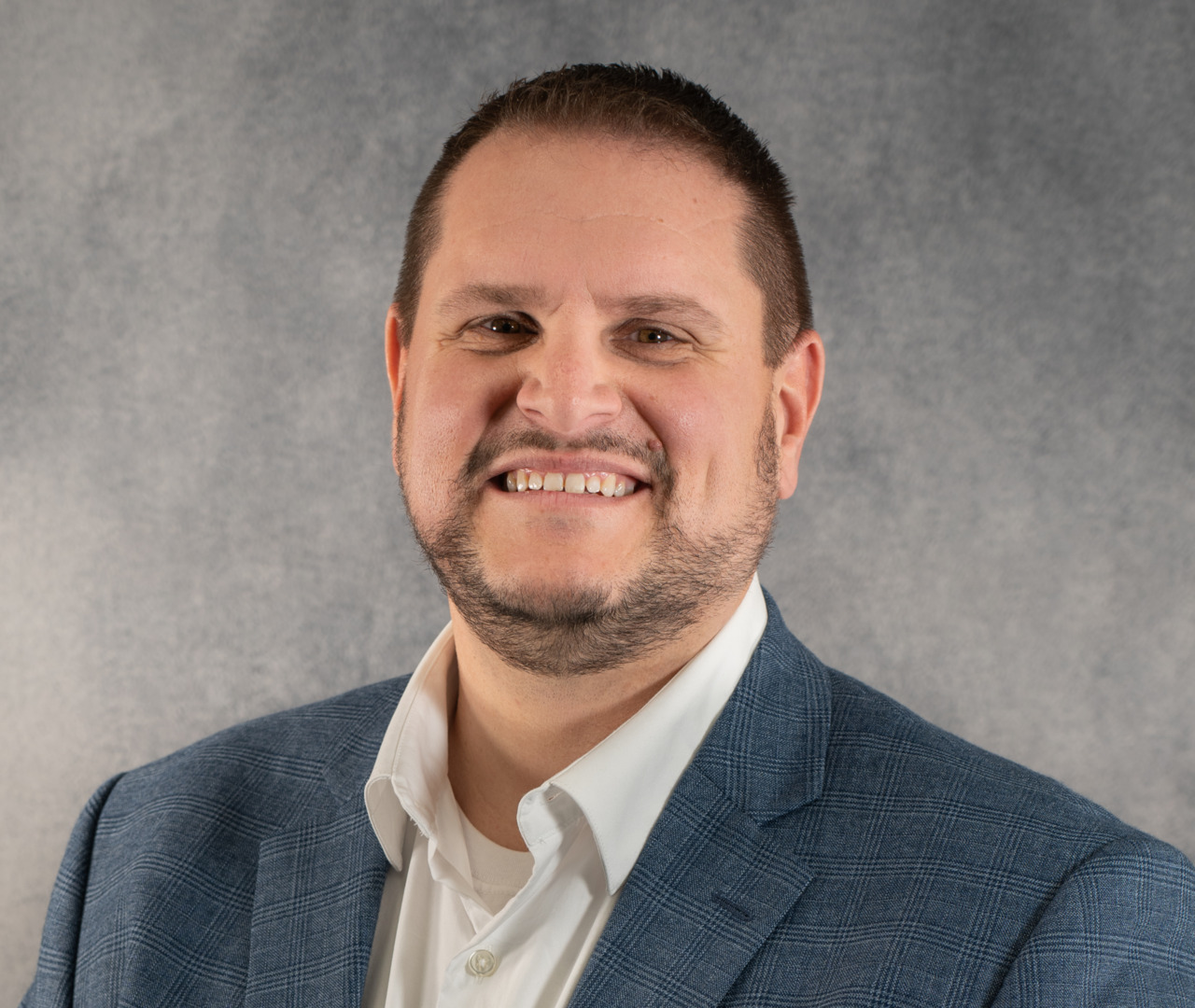 Wade Headshot 2023.png